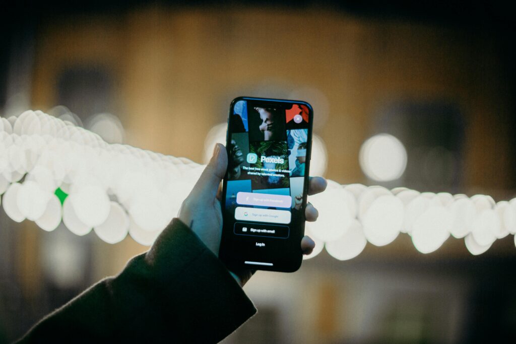 application mobile pour contrôler un robot tondeuse connecté